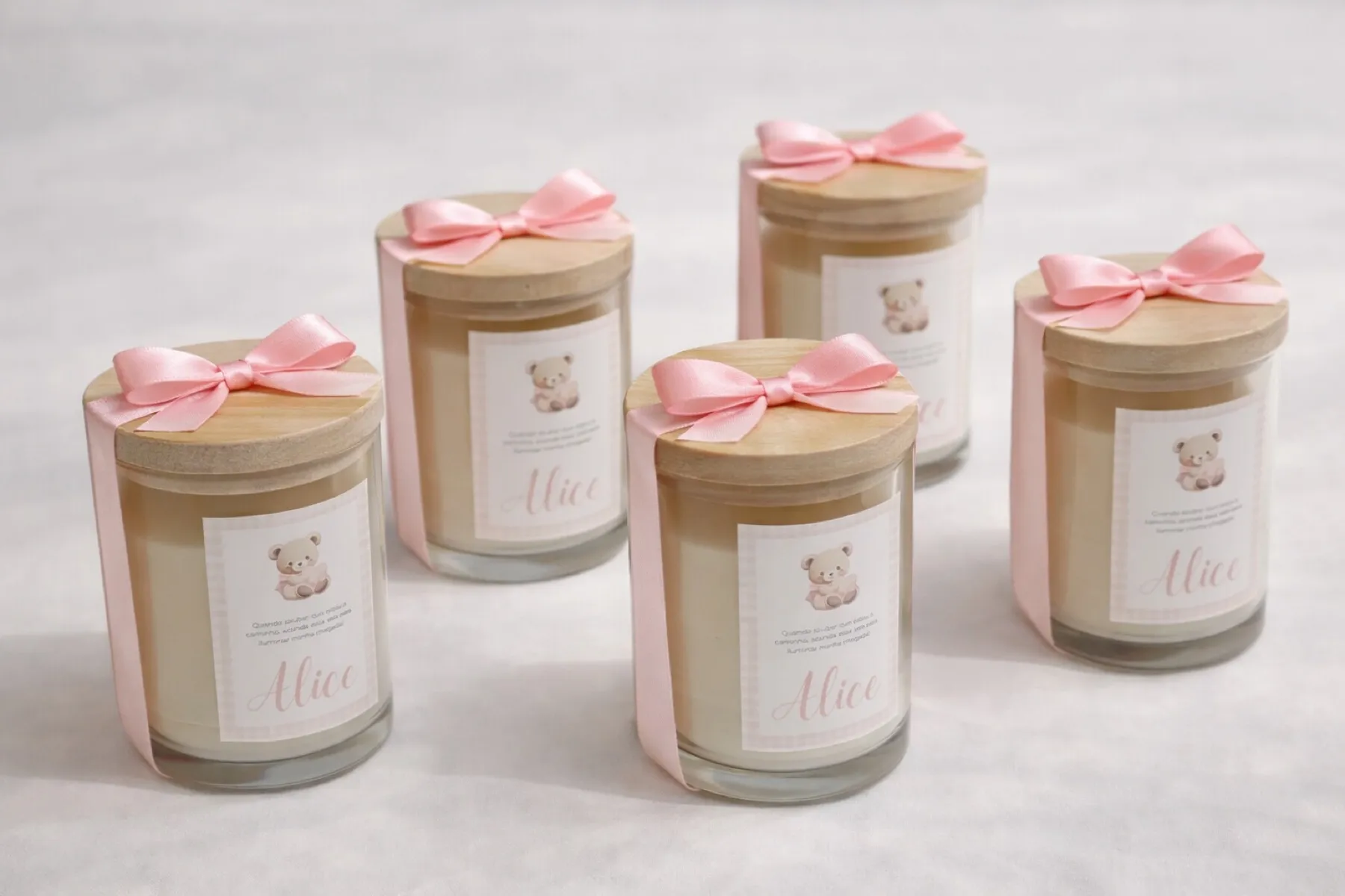 Cinco velas baby Alice 70g com laço rosa e ursinho